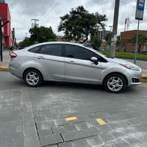 FORD FIESTA SPORTBACK SE MT 1600CC 4P MOD 2016 - Image 4