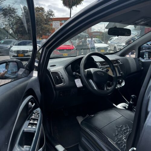 KIA RIO R 1.25 MT 1200CC 4P 2AB AA MOD 2017 - Image 10